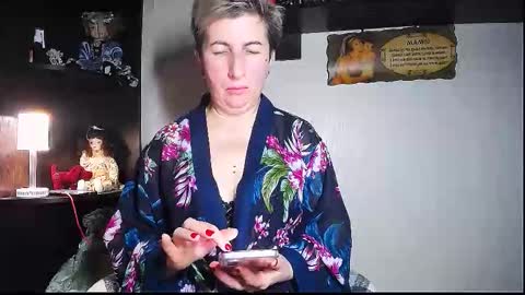 Snapshot of miss_tasha_kom chatting on November 14, 3:44 pm miss_tasha_kom online show from November 14, 3:44 pm