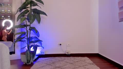 Snapshot of miss_toronto chatting on December 18, 3:22 pm Adara Lpez online show from December 18, 3:22 pm