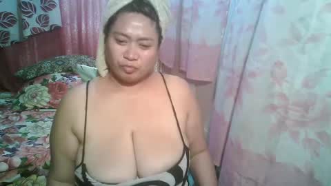 Snapshot of miss_v0lcan0 chatting on March 10, 10:26 am miss v0lcan0 online show from March 10, 10:26 am