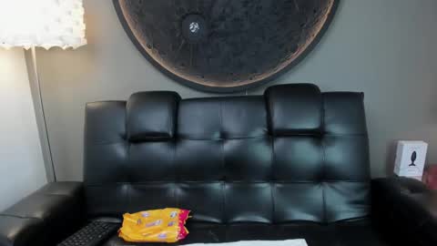 Vaiolette online show from February 10, 2:05 pm