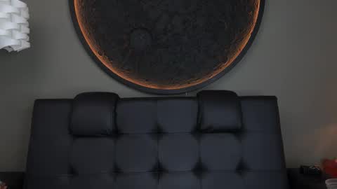 Vaiolette online show from October 18, 11:11 am