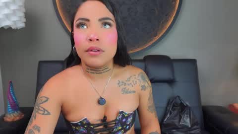 Vaiolette online show from February 2, 11:09 am