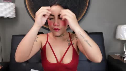 Snapshot of miss_vaiolette chatting on April 25, 1:41 pm Vaiolette online show from April 25, 1:41 pm