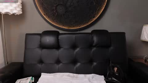 Snapshot of miss_vaiolette chatting on June 5, 11:05 am Vaiolette online show from June 5, 11:05 am