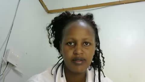 Snapshot of miss_vall chatting on January 23, 8:15 am miss_vall online show from January 23, 8:15 am