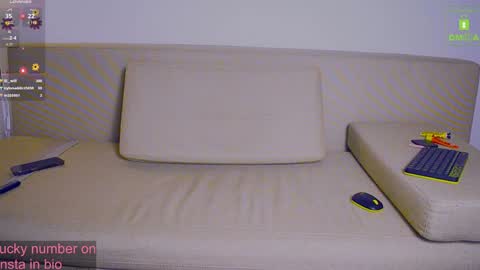 Snapshot of miss_vero chatting on December 17, 1:50 am Just Vero online show from December 17, 1:50 am