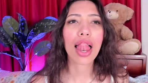 Miss Veronica online show from October 7, 1:30 pm