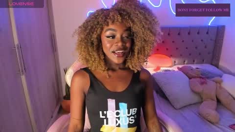 Snapshot of miss_west chatting on March 1, 7:51 am Tay Tay Independent Model online show from March 1, 7:51 am