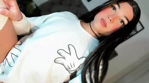 miss_zz online show from April 13, 6:35 pm