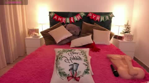 Snapshot of missangellina chatting on December 19, 6:23 am Angelina online show from December 19, 6:23 am