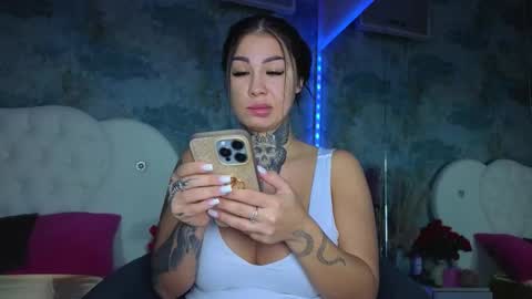 Snapshot of missangellxx chatting on October 6, 10:02 am missangellxx online show from October 6, 10:02 am