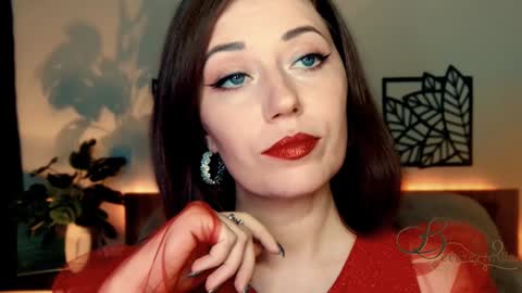 The divine Beverly online show from December 8, 2:41 pm