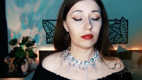 The divine Beverly online show from January 11, 6:54 pm