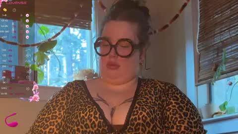 Snapshot of missbika chatting on January 2, 10:22 pm Miss Bika online show from January 2, 10:22 pm