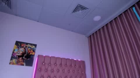 Snapshot of missbubu chatting on November 15, 9:11 pm Elise online show from November 15, 9:11 pm