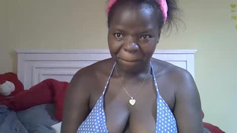 misscandy352_ online show from April 13, 2:22 pm