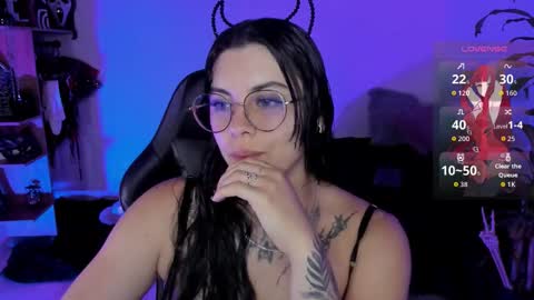 Snapshot of misscharlottte_18 chatting on October 4, 4:10 am Missy Charlottte. Hey remember to give me a thumbs up ty online show from October 4, 4:10 am