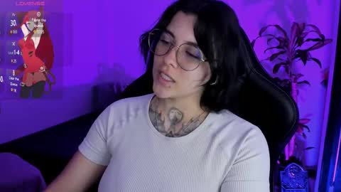 Snapshot of misscharlottte_18 chatting on October 18, 2:36 am Missy Charlottte. Hey remember to give me a thumbs up ty online show from October 18, 2:36 am