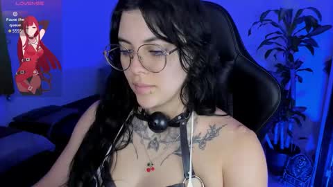 Snapshot of misscharlottte_18 chatting on October 27, 4:05 am Missy Charlottte. Hey remember to give me a thumbs up ty online show from October 27, 4:05 am