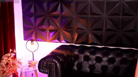 Snapshot of misselektra__ chatting on December 17, 4:45 am ELEKTRA online show from December 17, 4:45 am