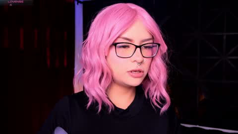 Snapshot of misselektra__ chatting on January 15, 3:43 am ELEKTRA online show from January 15, 3:43 am