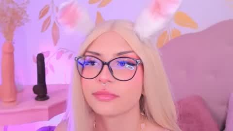 Snapshot of misselektra__ chatting on October 15, 5:07 am ELEKTRA online show from October 15, 5:07 am