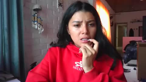 melodie  online show from October 6, 7:00 pm