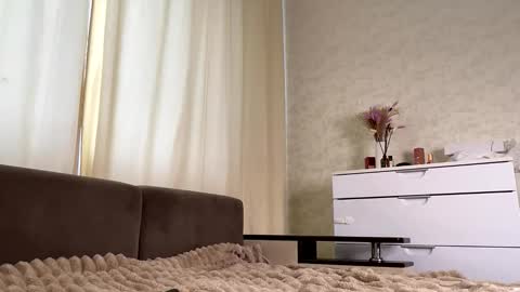 Snapshot of misseliss chatting on November 13, 9:52 am Hello dear my name Elisa online show from November 13, 9:52 am