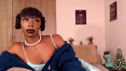 Emilie Diaz online show from December 13, 7:53 pm