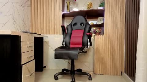 Escarlet online show from March 28, 1:49 am