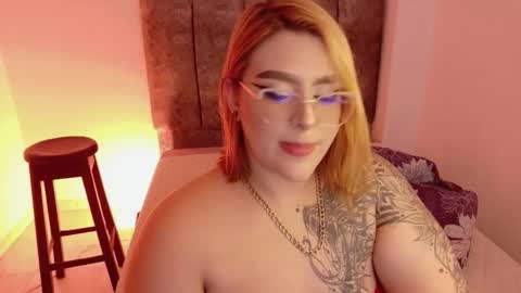 missevans_ online show from January 9, 2:25 am