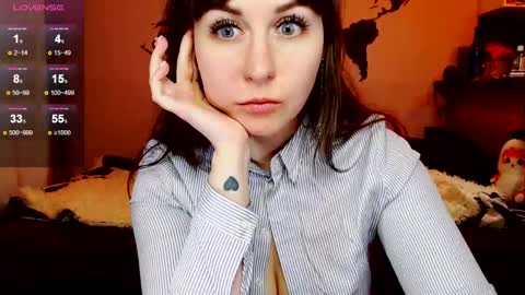 Snapshot of missgenevaonceagain chatting on March 12, 10:17 pm G online show from March 12, 10:17 pm