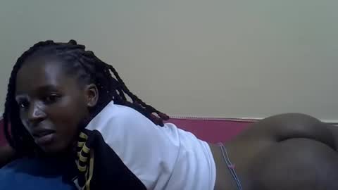 Snapshot of missjade25 chatting on February 21, 12:17 pm missjade25 online show from February 21, 12:17 pm