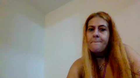 Missjuicy1luv online show from November 23, 8:19 pm