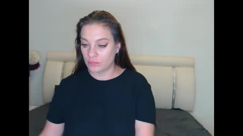 Snapshot of misskhloe chatting on December 19, 11:23 pm Khloe online show from December 19, 11:23 pm