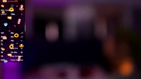 misskiarra online show from December 1, 7:57 am