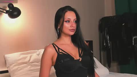 Snapshot of misslecter chatting on September 17, 9:27 pm Goddess Margot online show from September 17, 9:27 pm