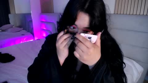 Miss Loise online show from March 25, 8:20 am