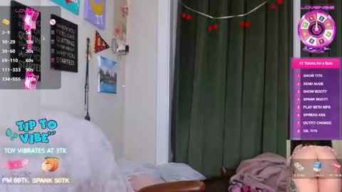 Miss Lola Luxxx aka your horny squirting girlfriend lola online show from March 12, 4:18 am