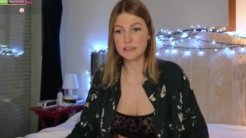 Misslucci online show from December 22, 9:22 am