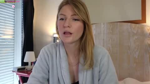 Misslucci online show from March 8, 9:06 am