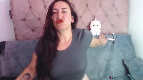 luccy online show from January 17, 9:07 pm