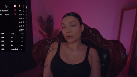 Snapshot of missmerciless chatting on February 8, 6:33 am LUXXANDRA online show from February 8, 6:33 am