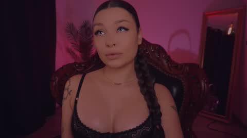 Snapshot of missmerciless chatting on February 24, 6:05 am LUXXANDRA online show from February 24, 6:05 am