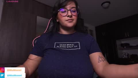 Snapshot of missmoonn chatting on September 25, 1:31 am MissMoon online show from September 25, 1:31 am