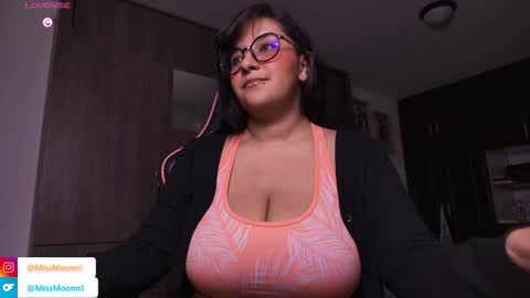 Snapshot of missmoonn chatting on September 27, 2:49 am MissMoon online show from September 27, 2:49 am