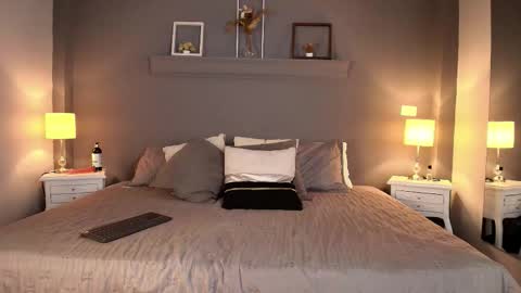 Snapshot of missparis__ chatting on October 22, 9:14 pm missparis__ online show from October 22, 9:14 pm