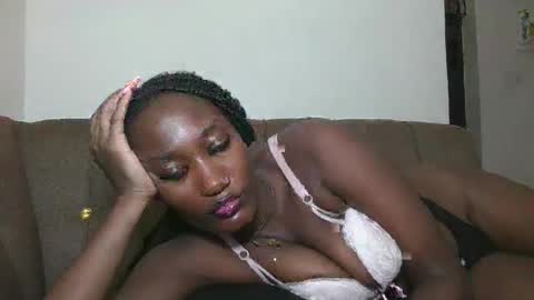 Snapshot of missprettygal chatting on October 21, 9:54 am pretty gal online show from October 21, 9:54 am