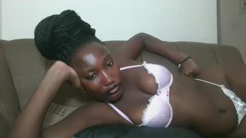 Snapshot of missprettygal chatting on October 28, 10:52 am pretty gal online show from October 28, 10:52 am