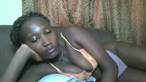 Snapshot of missprettygal chatting on November 15, 10:12 am pretty gal online show from November 15, 10:12 am